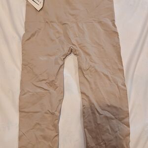 Women With ControlStyle: Airbrush Moisture Wicking Crop Legging NWT